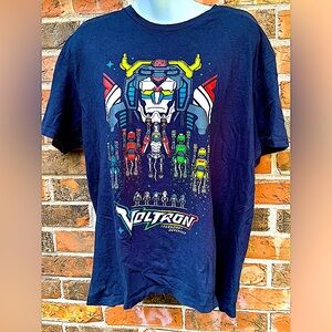 Voltron Legendary Defender 100% cotton T. By Loot Wear.Crisp graphics size Lg